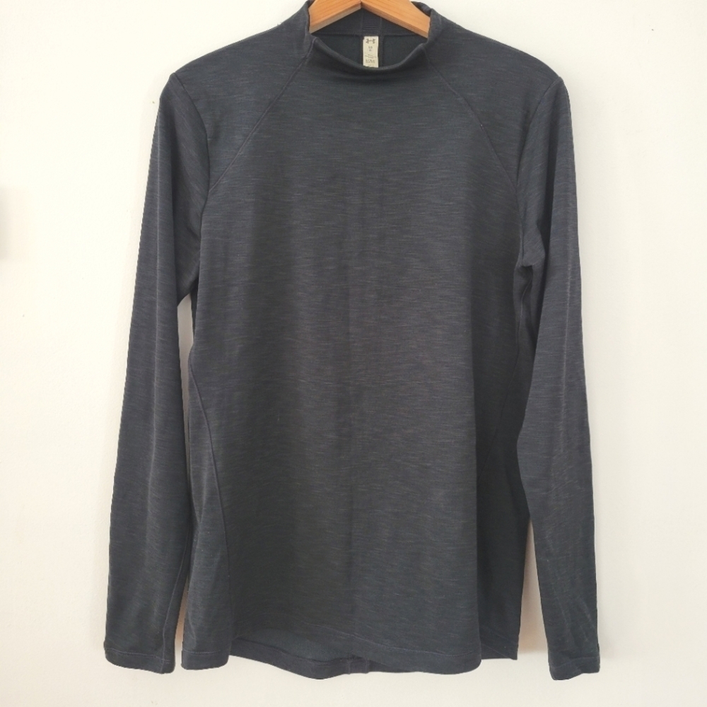 Under armour coldgear Mock neck long sleeve top size L